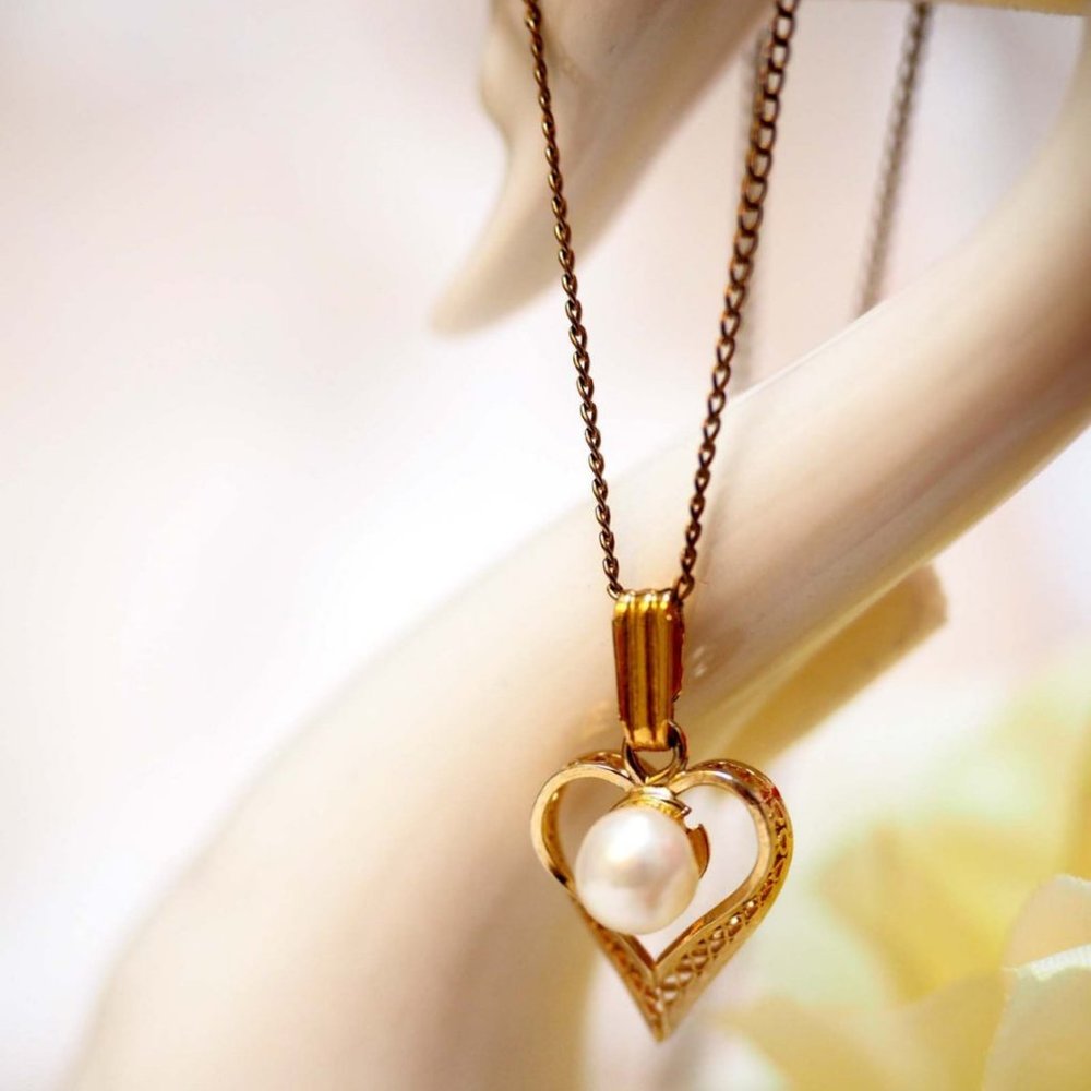 Auth. Vintage 12K Gold Filled Pearl Heart Necklace